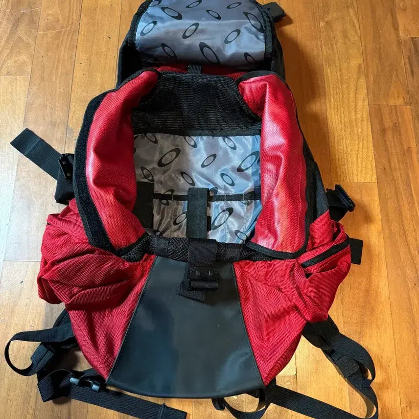 [BUNJANG] Oakley Icon 3.0 Backpack Red/Black / 오클리 아이콘 3.0 신형 백팩 빨검