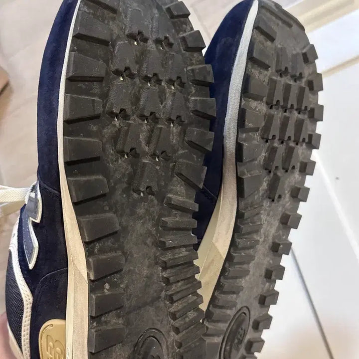 [BUNJANG] New Balance 574 Legacy Navy Sneakers / (무배)뉴발란스 574 레거시 네이비 255 사이즈