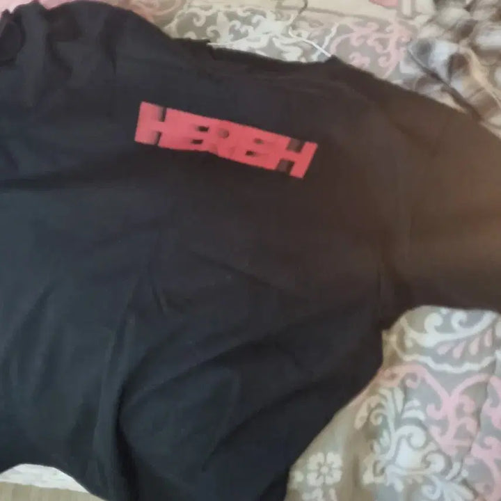 [BUNJANG] IU HEREH Concert T-Shirt (Black, Size M) / 아이유 HEREH 콘서트 티셔츠