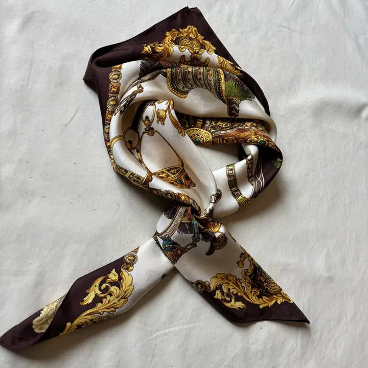 [BUNJANG] Aquascutum 100% Silk Vintage Horsebit Pattern Scarf / [정품/실크100%] 아쿠아스큐텀(Aquascutum) 빈티지 마구 패턴