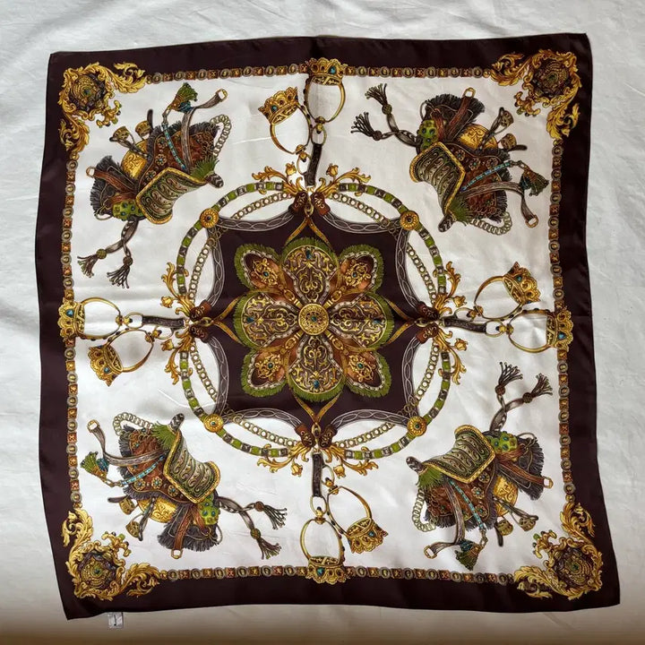 [BUNJANG] Aquascutum 100% Silk Vintage Horsebit Pattern Scarf / [정품/실크100%] 아쿠아스큐텀(Aquascutum) 빈티지 마구 패턴