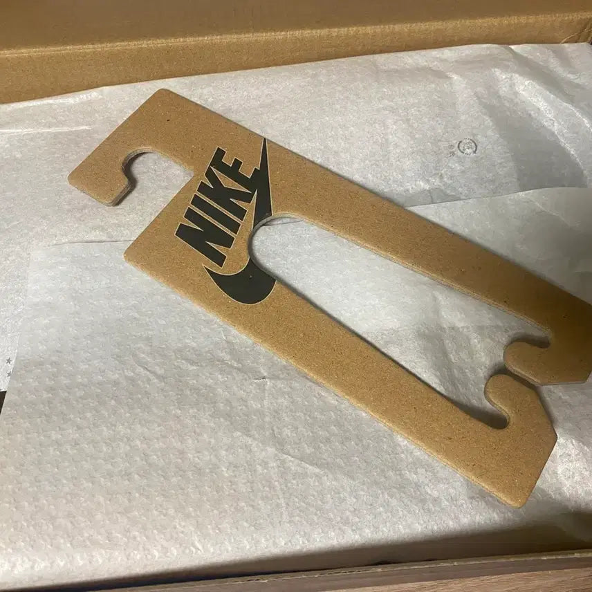 [BUNJANG] Nike Air Force 1 "07" Sneakers (New) / 나이키 에어포스 새상품 (택 안뜯은 새상품)