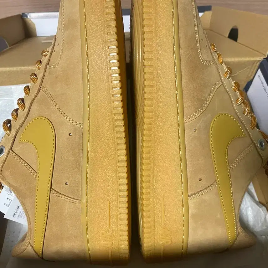 [BUNJANG] Nike Air Force 1 "07" Sneakers (New) / 나이키 에어포스 새상품 (택 안뜯은 새상품)