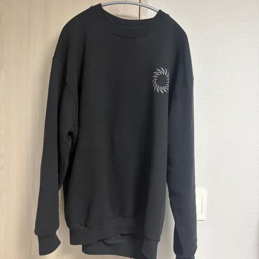[BUNJANG] UVU Training Club Black Reflective Sweatshirt L / UVU 트레이닝 클럽 스웨트셔츠 블랙 리플렉티브 L