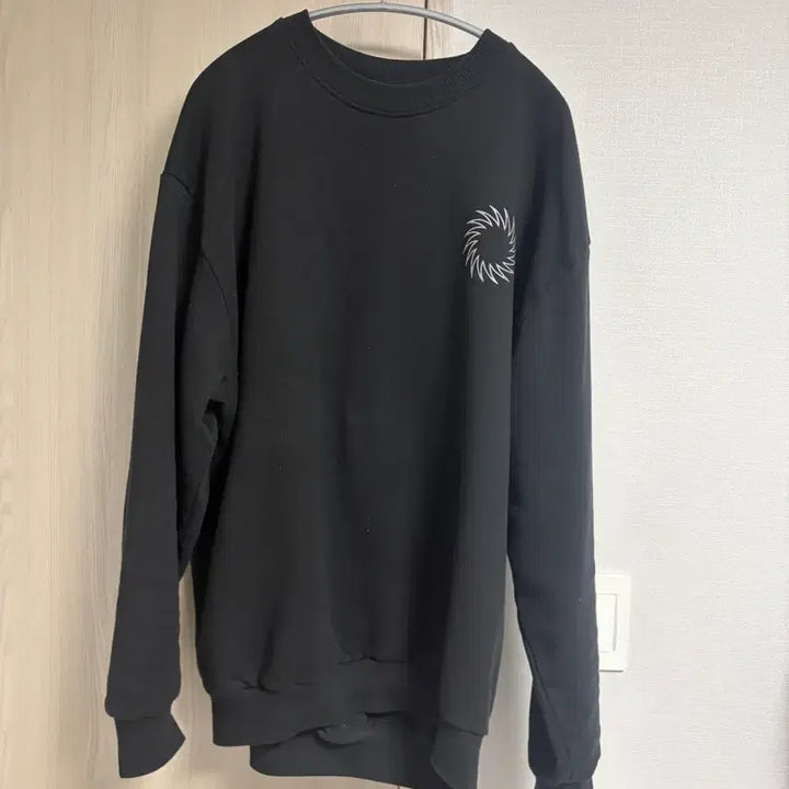 [BUNJANG] UVU Training Club Black Reflective Sweatshirt L / UVU 트레이닝 클럽 스웨트셔츠 블랙 리플렉티브 L