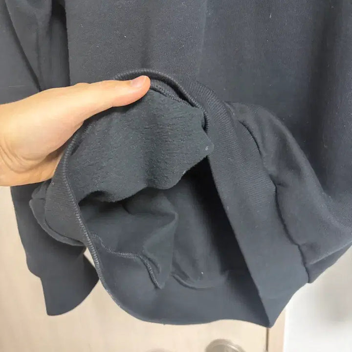 [BUNJANG] UVU Training Club Black Reflective Sweatshirt L / UVU 트레이닝 클럽 스웨트셔츠 블랙 리플렉티브 L