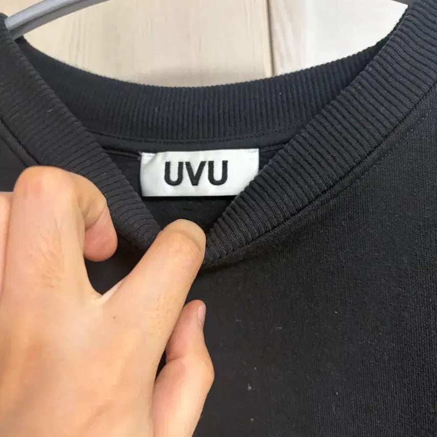 [BUNJANG] UVU Training Club Black Reflective Sweatshirt L / UVU 트레이닝 클럽 스웨트셔츠 블랙 리플렉티브 L