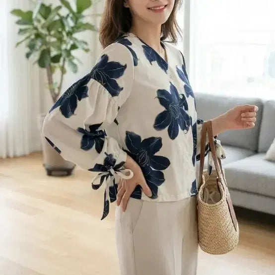 [BUNJANG] Flower Pattern Blouse with Ribbon Sleeves / 플라워 패턴 블라우스 리본소매 55
