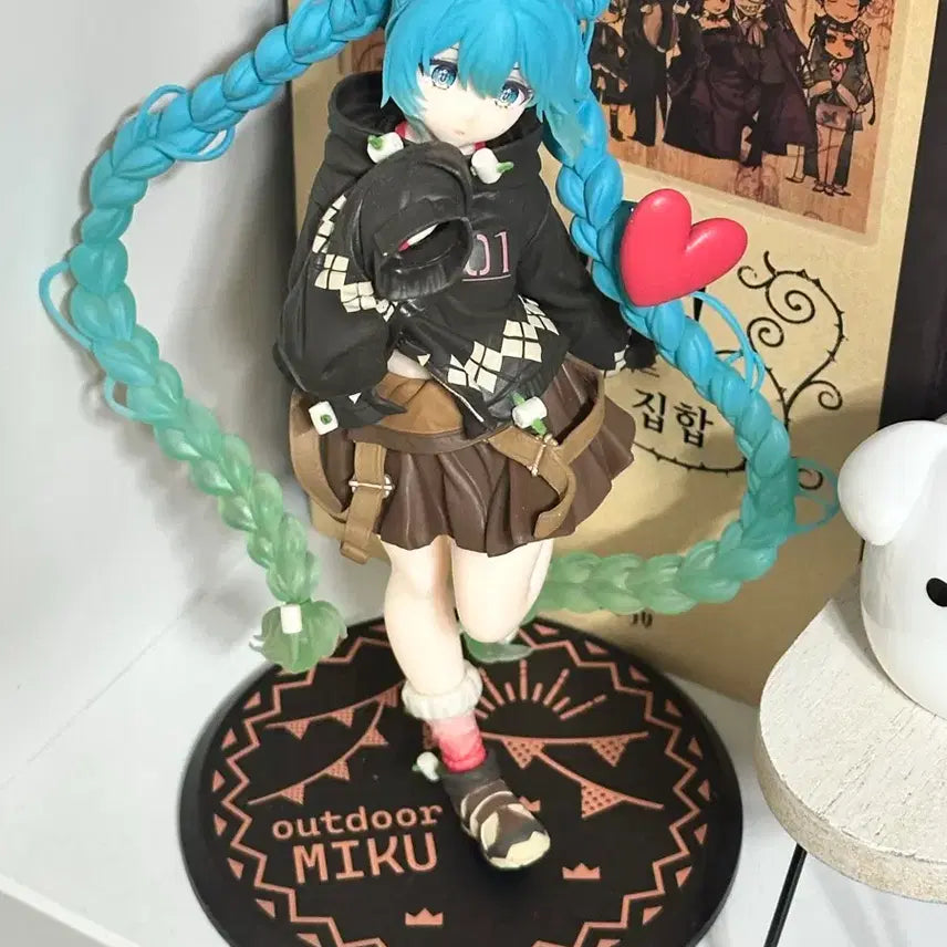 [BUNJANG] Hatsune Miku Outdoor Figure / 하츠네 미쿠 아웃도어 피규어