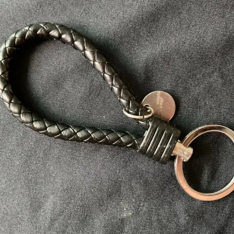 [BUNJANG] Bottega Veneta Black Leather Keyring / 보테가 베네타 블랙 가죽 키링(새상품)