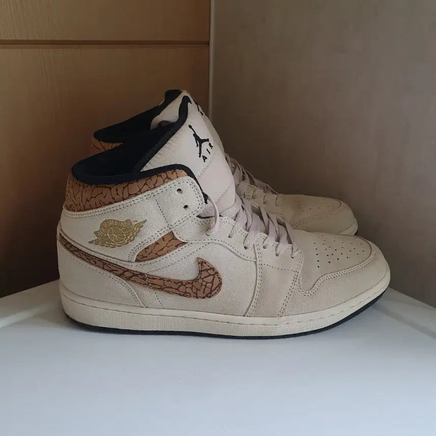[BUNJANG] Nike Air Jordan 1 Mid SE DZ4129-102 Brown Elephant / 신품급 나이키 에어 조던1 미드 SE DZ4129-102 285mm
