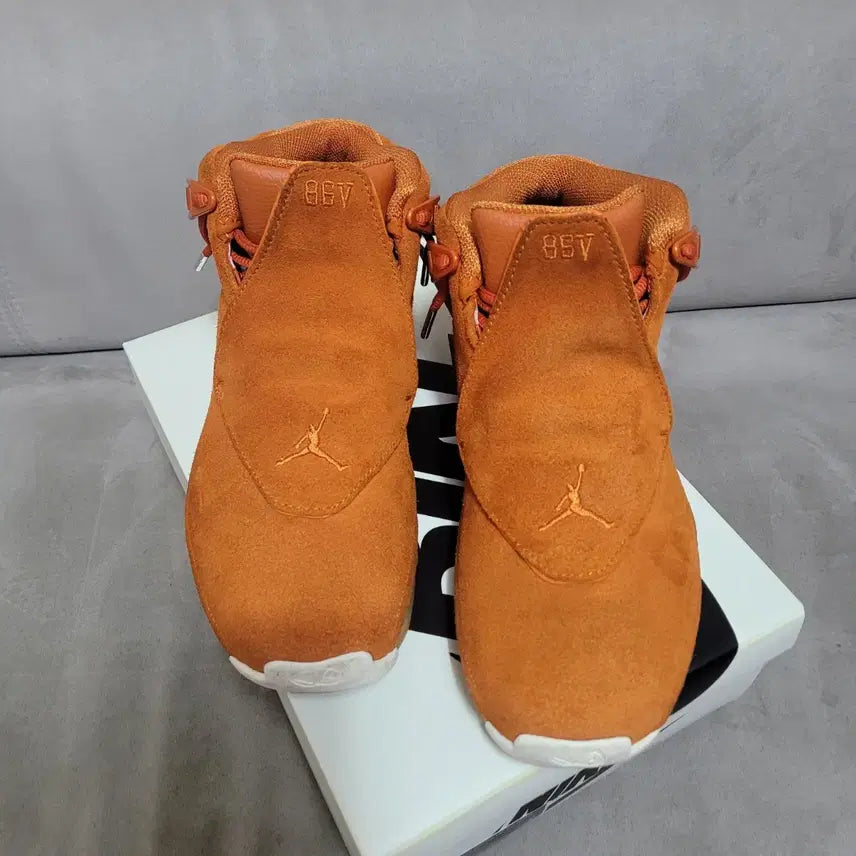 [BUNJANG] Nike Jordan 18 Retro Campfire Orange / 나이키 조던 18 레트로 캠프파이어 오렌지 270 / (265)