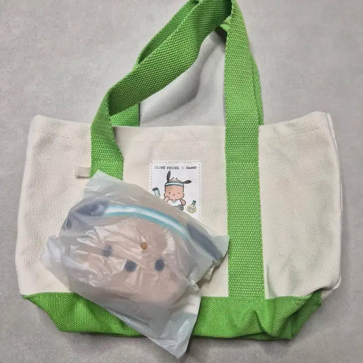 [BUNJANG] Olive Young Sanrio Collaboration Tote Bag + Plush Keyring Set / 올리브영 산리오 콜라보 토트백 + 인형키링