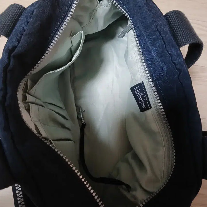 [BUNJANG] Kipling Dark Navy Crossbody Bag 32 x 23 cm / 키플링 다크네이비 크로스백 32  23