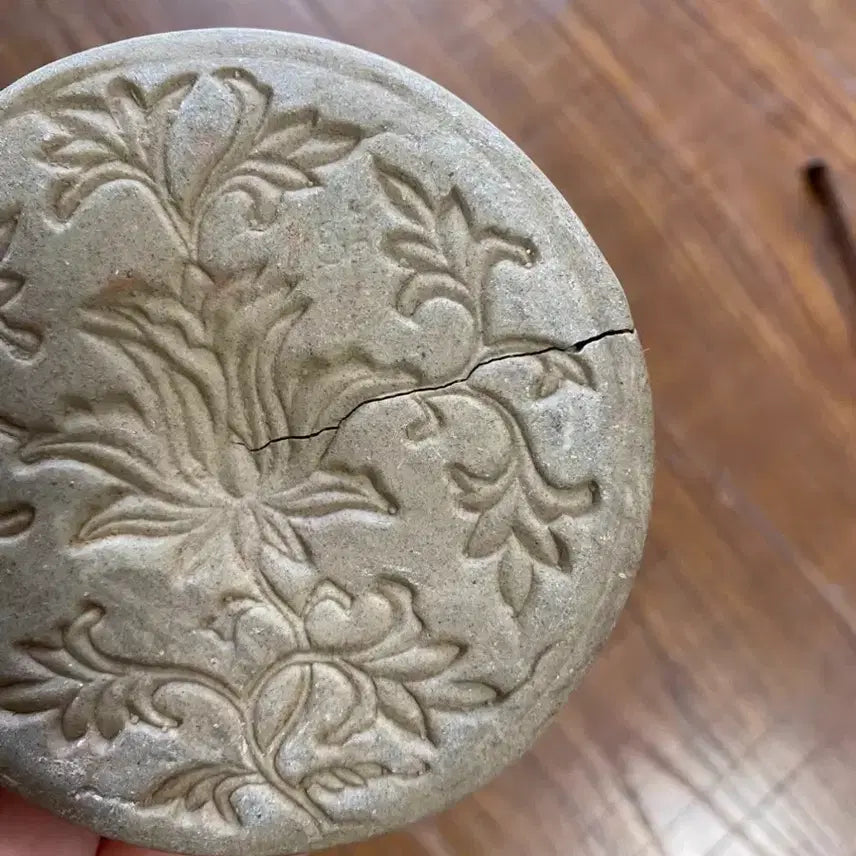 [BUNJANG] Qing Dynasty Celadon Vase with Floral Motif / 진품 명나라시대 도자기(운송시간13일)