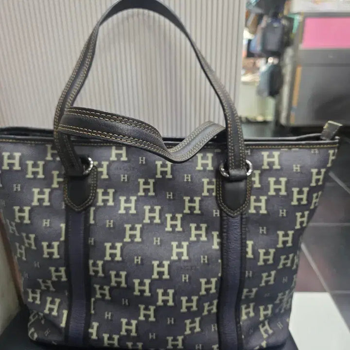 [BUNJANG] Hazzys Logo Shoulder Bag / 헤지스숄더백