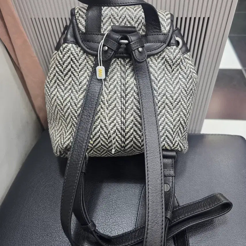 [BUNJANG] Mandarin Duck Herringbone Mini Backpack / 만다리나덕 헤링본 미니 백팩