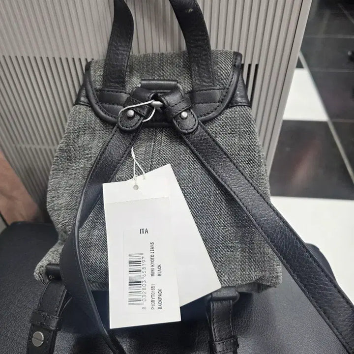[BUNJANG] Mandarinaduck Denim Mini Backpack / 만다리나덕 데님 미니 백팩 가방