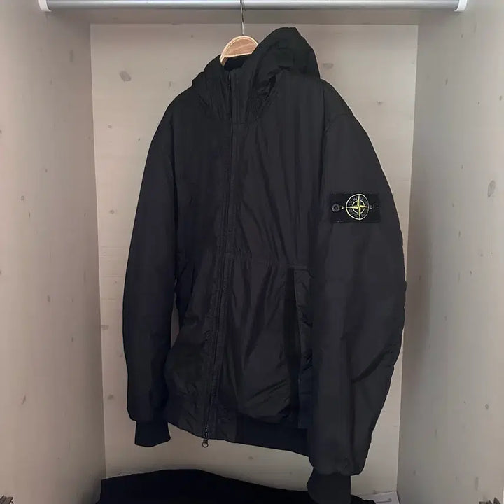[BUNJANG] Stone Island 23SS Crinkle Reps Hooded Jacket / [M] 23ss 스톤아일랜드 크링클랩스 후드 자켓