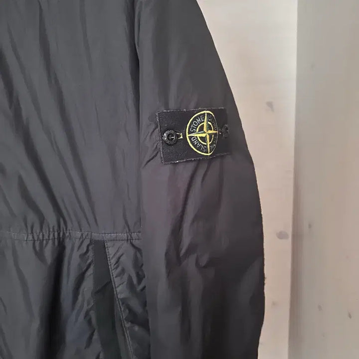 [BUNJANG] Stone Island 23SS Crinkle Reps Hooded Jacket / [M] 23ss 스톤아일랜드 크링클랩스 후드 자켓