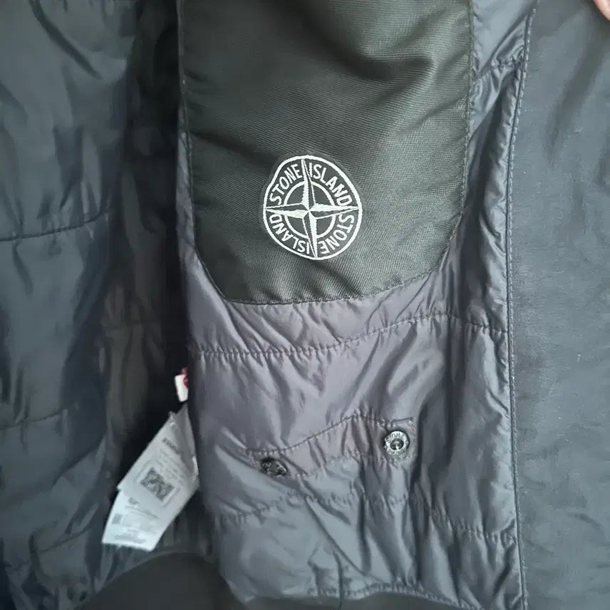 [BUNJANG] Stone Island 23SS Crinkle Reps Hooded Jacket / [M] 23ss 스톤아일랜드 크링클랩스 후드 자켓
