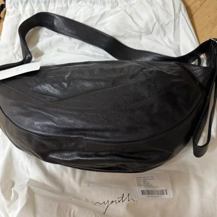 [BUNJANG] Acne Studios Medium Leather Akebag Black / 유스 미디움 레더 아크백 블랙 팔아요!!