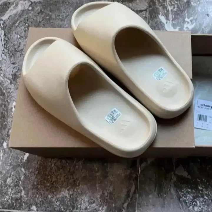 [BUNJANG] Adidas Yeezy Slide Bone / 미시착 새상품) 275,285 이지슬라이드 본