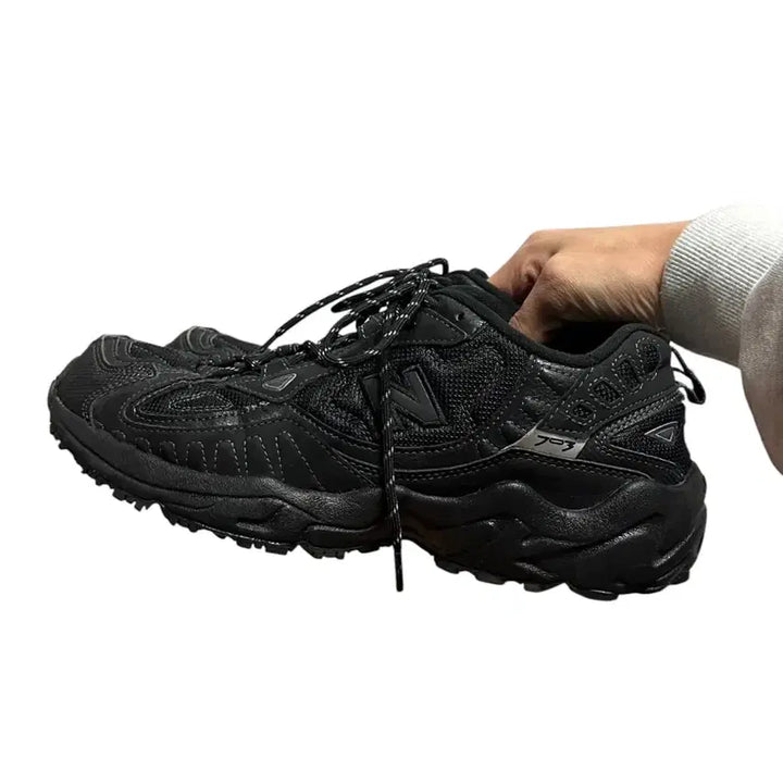 [BUNJANG] New Balance 703 Black Sneakers Size 275 / 뉴발란스703 블랙 275size