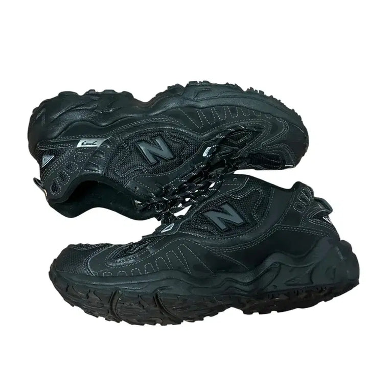 [BUNJANG] New Balance 703 Black Sneakers Size 275 / 뉴발란스703 블랙 275size