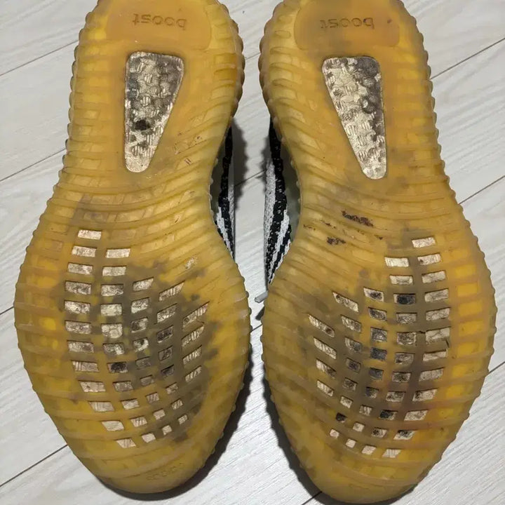 [BUNJANG] Adidas Yeezy Boost 350 V2 Zebra / 아디다스 이지부스트 350 V2 지브라 260