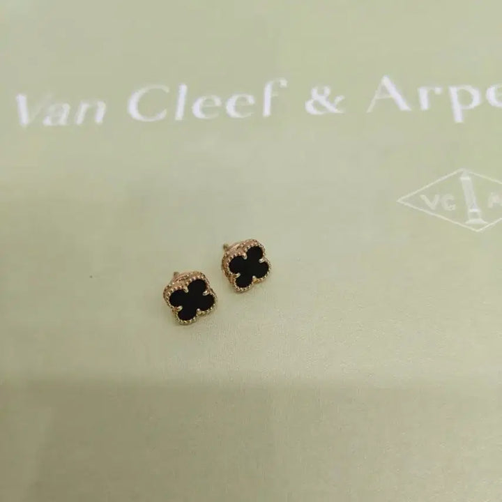 [BUNJANG] Van Cleef &amp; Arpels Sweet Alhambra Earrings Onyx / 반클리프 아펠 스위트 알함브라 귀걸이 오닉스