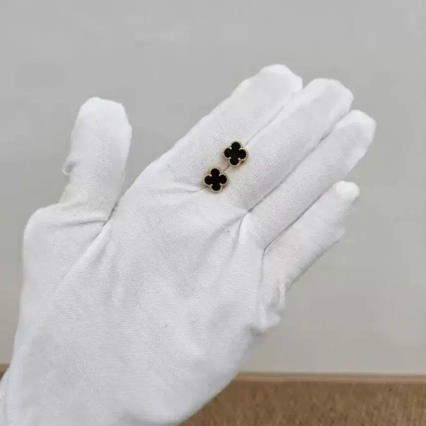 [BUNJANG] Van Cleef &amp; Arpels Sweet Alhambra Earrings Onyx / 반클리프 아펠 스위트 알함브라 귀걸이 오닉스