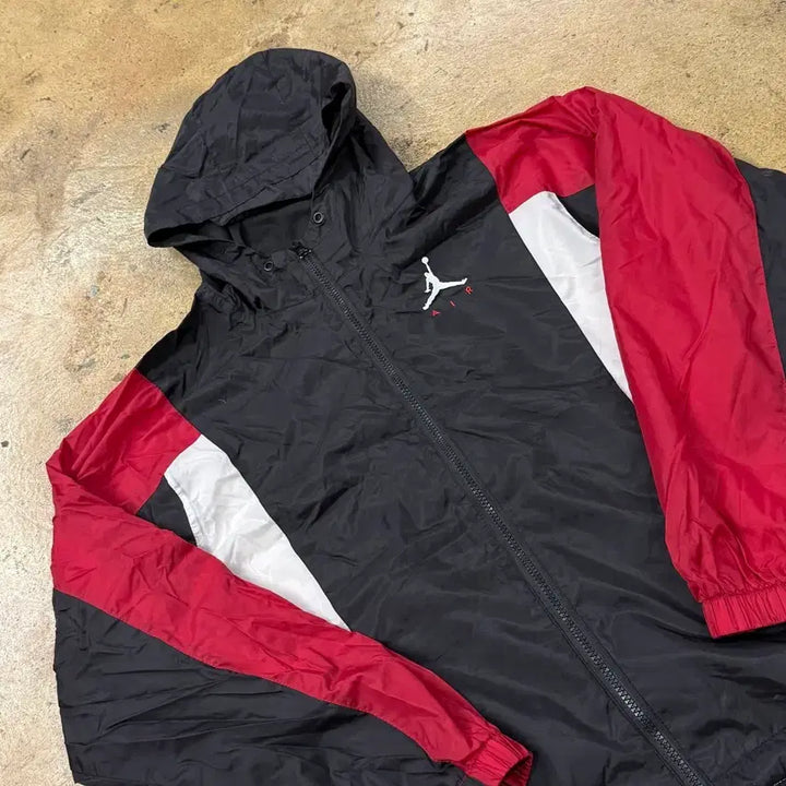 [BUNJANG] Nike Jordan Black Red White Hooded Windbreaker Jacket XL / [정품/XL] 조던 블랙 레드 화이트 후드 바람막이