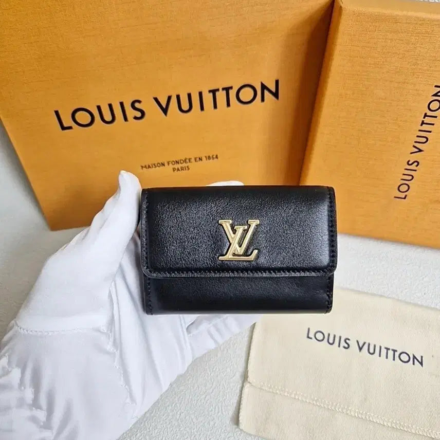 [BUNJANG] Louis Vuitton Mini Tri-Fold Wallet LV Bloom / [26SS/새상품급] 루이비통 지갑 트라이폴드 월릿 LV 블룸 블랙