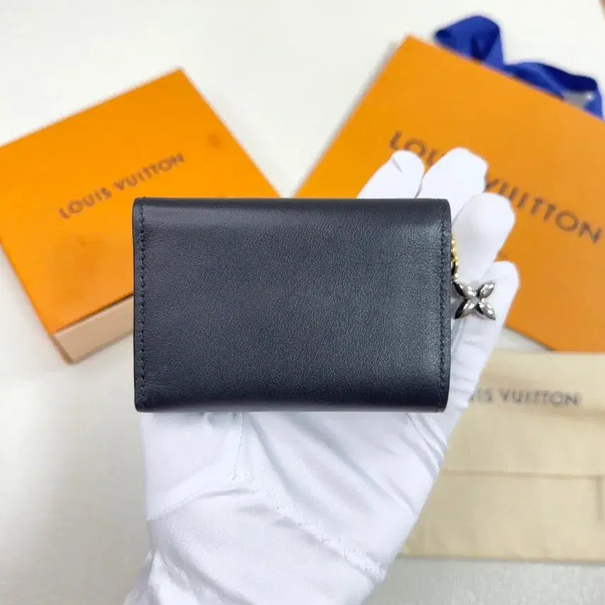 [BUNJANG] Louis Vuitton Mini Tri-Fold Wallet LV Bloom / [26SS/새상품급] 루이비통 지갑 트라이폴드 월릿 LV 블룸 블랙