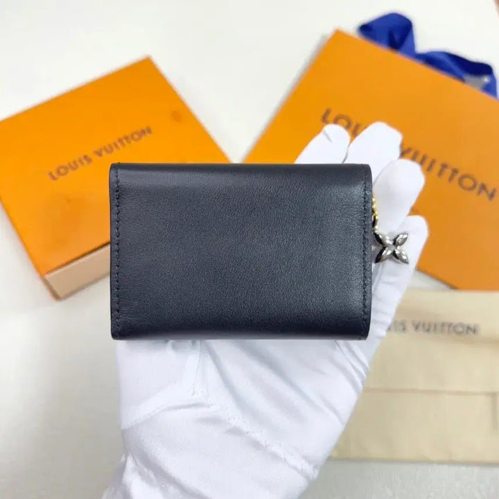 [BUNJANG] Louis Vuitton Mini Tri-Fold Wallet LV Bloom / [26SS/새상품급] 루이비통 지갑 트라이폴드 월릿 LV 블룸 블랙