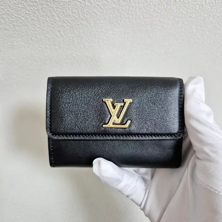 [BUNJANG] Louis Vuitton Mini Tri-Fold Wallet LV Bloom / [26SS/새상품급] 루이비통 지갑 트라이폴드 월릿 LV 블룸 블랙