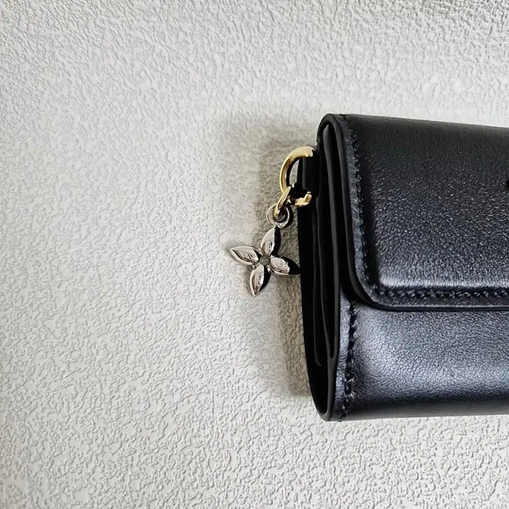 [BUNJANG] Louis Vuitton Mini Tri-Fold Wallet LV Bloom / [26SS/새상품급] 루이비통 지갑 트라이폴드 월릿 LV 블룸 블랙