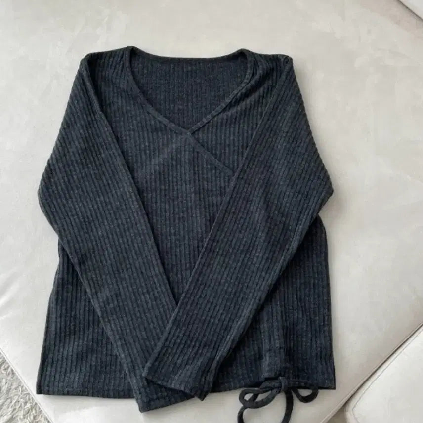 [BUNJANG] Shirring V-Neck Ribbed Knit Top / 셔링 브이넥 골지 티