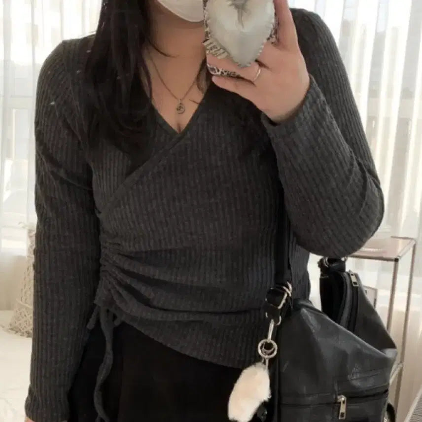 [BUNJANG] Shirring V-Neck Ribbed Knit Top / 셔링 브이넥 골지 티