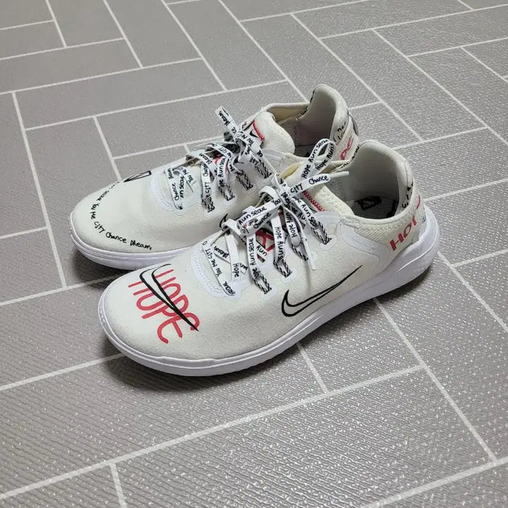 [BUNJANG] Nike Free Run Novo Collaboration Tattoo Graffiti Design / 나이키 프리런 노보 245 (240추천)