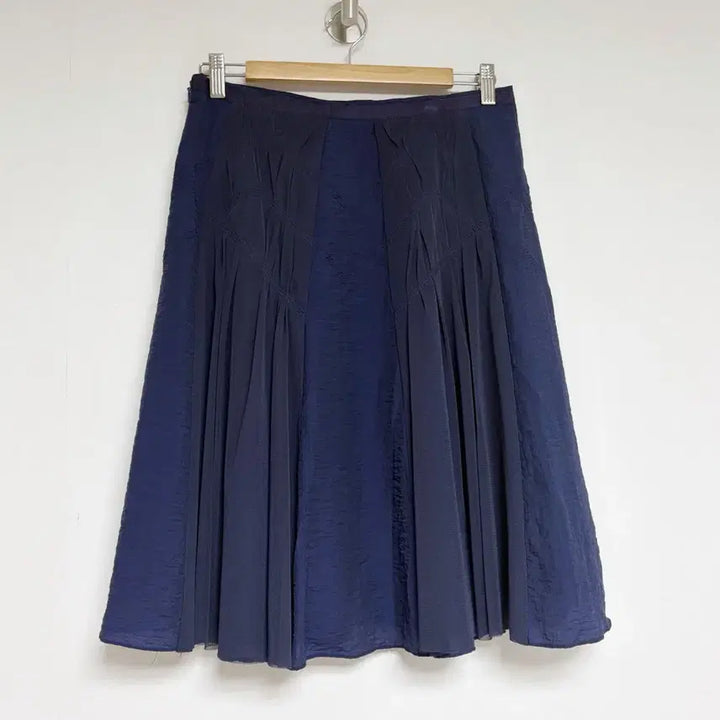 [BUNJANG] IT MICHAA Navy Pleated Midi Skirt / 잇미샤 IT MICHAA 네이비 플리츠 미디 스커트