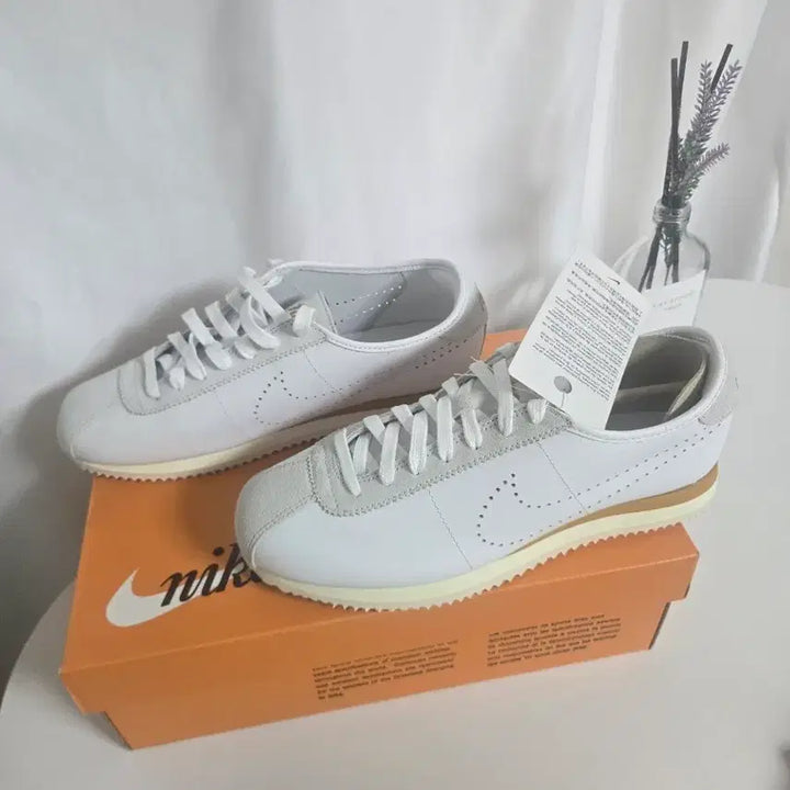 [BUNJANG] Nike Cortez White Gold (260mm) Men&