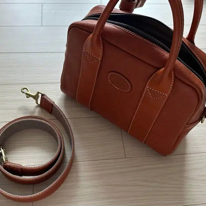[BUNJANG] Heitz Vegetable Leather Tote Shoulder Bag / 헤비츠 배지터블가죽 토트 숄더백