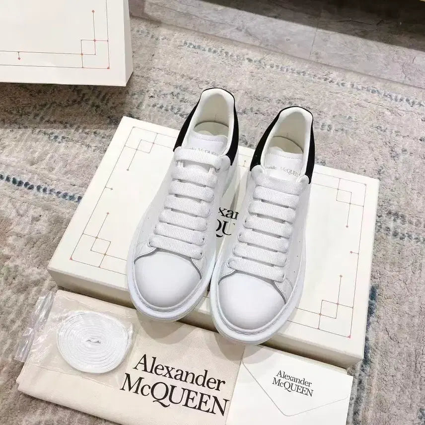 [BUNJANG] Alexander McQueen Oversized Sole Sneakers White/Black Size 37 / 알렉산더맥퀸 오버솔 스니커즈 화이트/블랙 사이즈37
