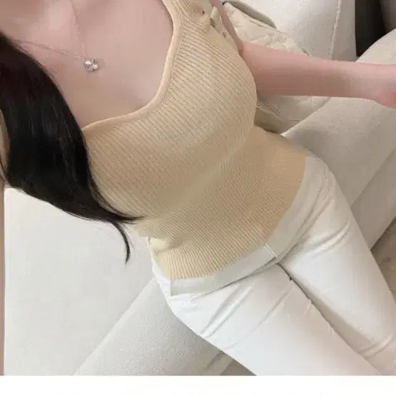 [BUNJANG] White Heart Neck Knit Top - Imported Clothing / 하트넥 반캡 니트 수입의류 화이트 새제품