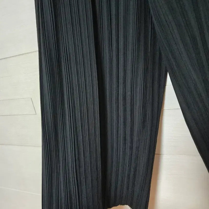 [BUNJANG] IN2 Pleated Wide Pants / 인투 플리츠 와이드 팬츠 (새상품급)