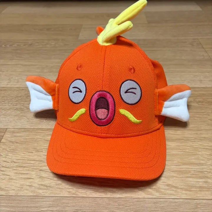 [BUNJANG] Pokemon Run Magikarp Hat S, 30th Anniversary Keychain / [새상품 직거 5만원] 포켓몬런 잉어킹 모자 S / 30주년 키링 일괄