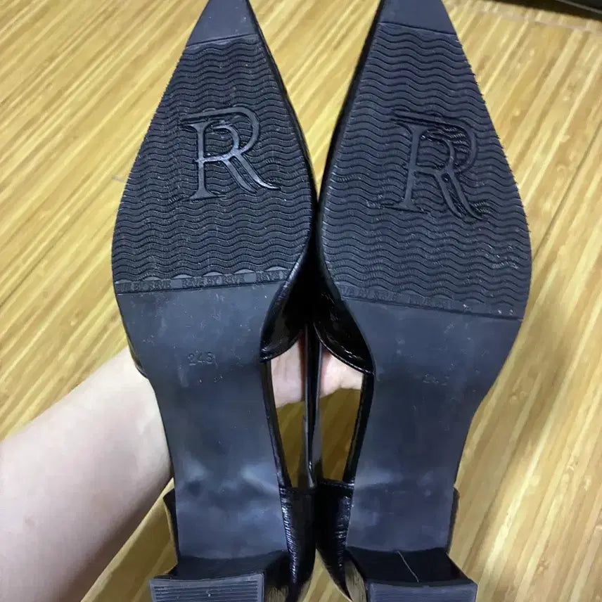 [BUNJANG] Levebyleve Ava Stiletto Heels Size 245 (Wide Fit) / 레브바이레브 에이바 스틸레토힐 245 발볼넓힘