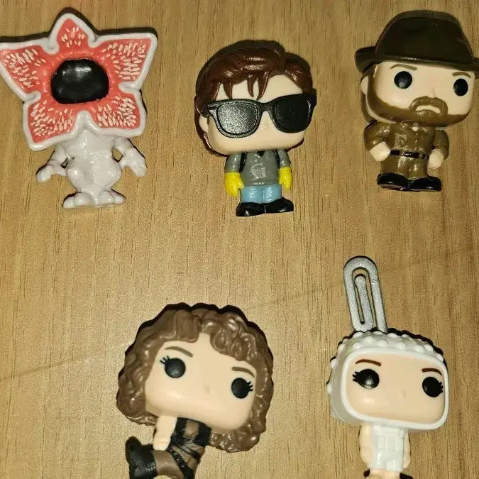 [BUNJANG] Stranger Things Kinder Joy Figure / 기묘한이야기 스띵 킨더조이 팔아여